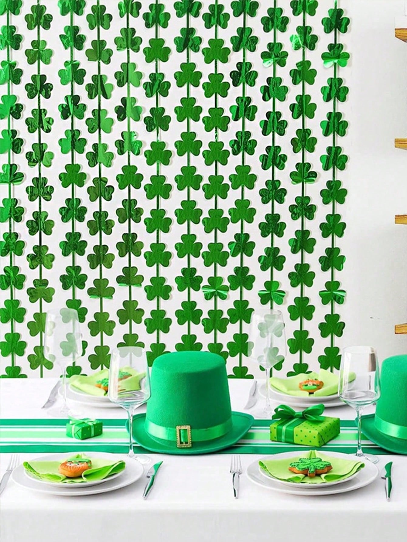 1Pc/2Pcs Clover Garland Backdrop Decorations, Suitable for St. Patrick'S Day Party Background Wall