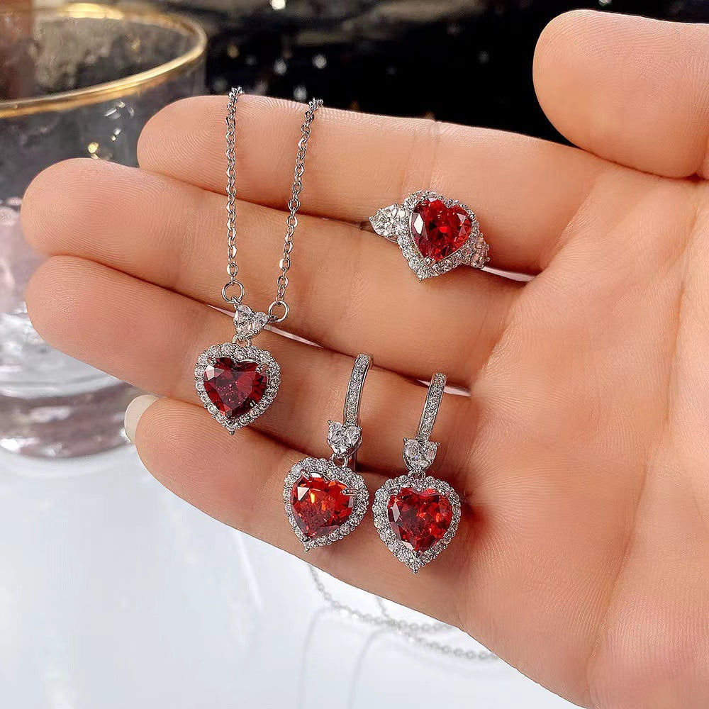 Stylish, luxury, niche rings, earrings, and clavicle necklaces